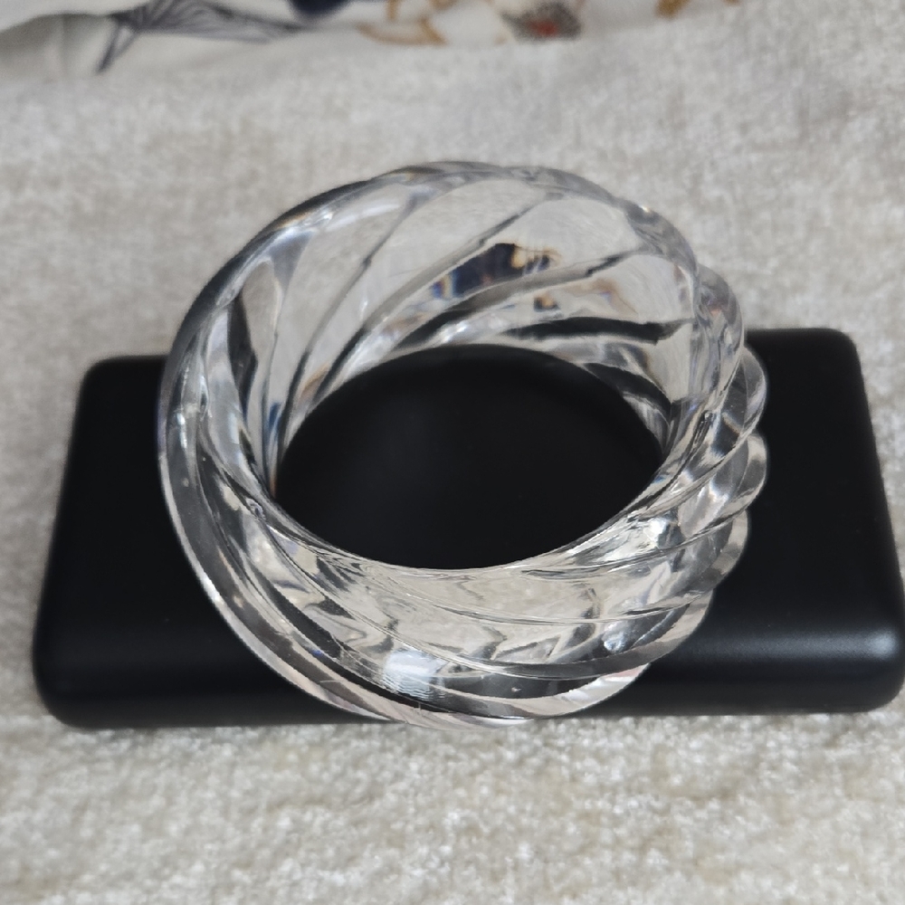 GENUINE LUCITE  SPIRAL BRACELET